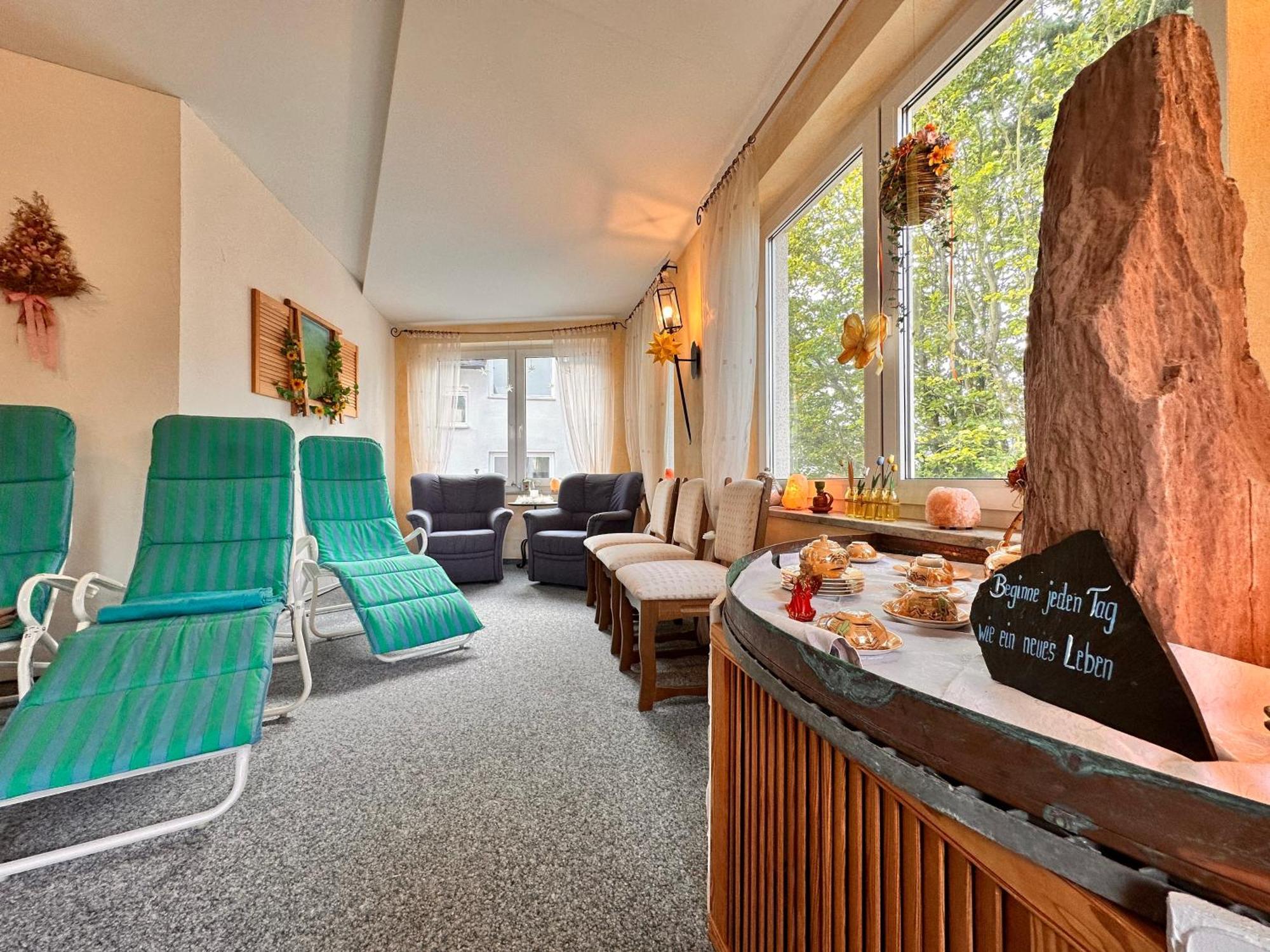 Pension Zum Loewen, Parkplatz, Fruehstueck, Wlan, Zentral Bad Steben Bagian luar foto