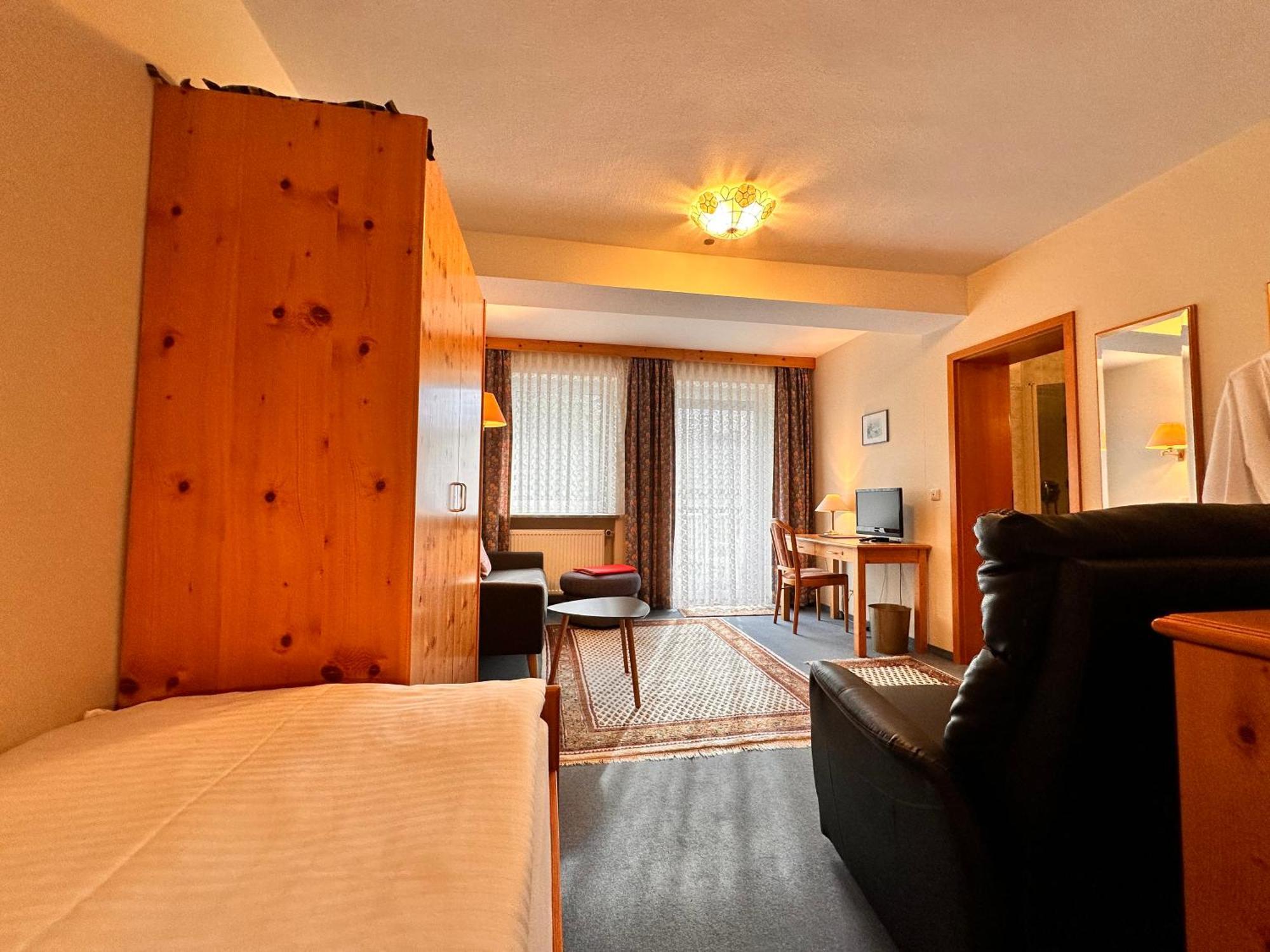 Pension Zum Loewen, Parkplatz, Fruehstueck, Wlan, Zentral Bad Steben Bagian luar foto