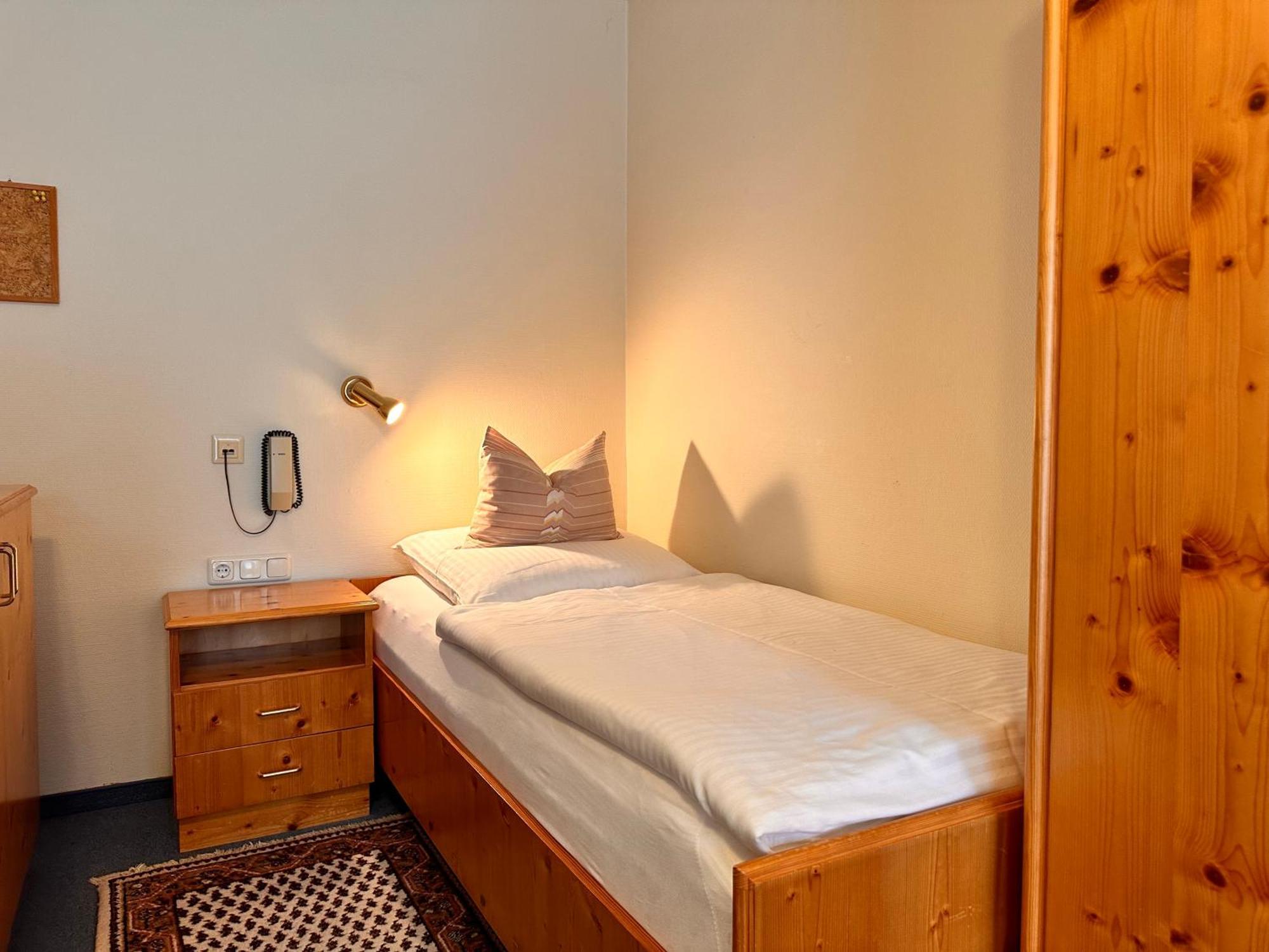 Pension Zum Loewen, Parkplatz, Fruehstueck, Wlan, Zentral Bad Steben Bagian luar foto