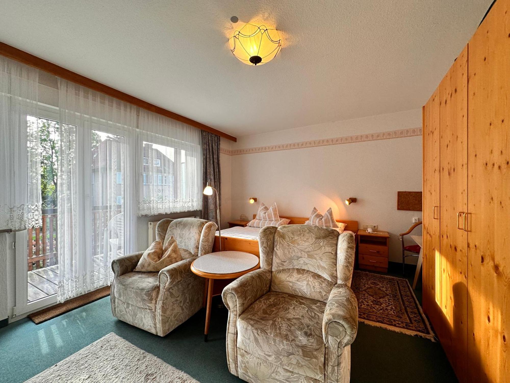 Pension Zum Loewen, Parkplatz, Fruehstueck, Wlan, Zentral Bad Steben Bagian luar foto