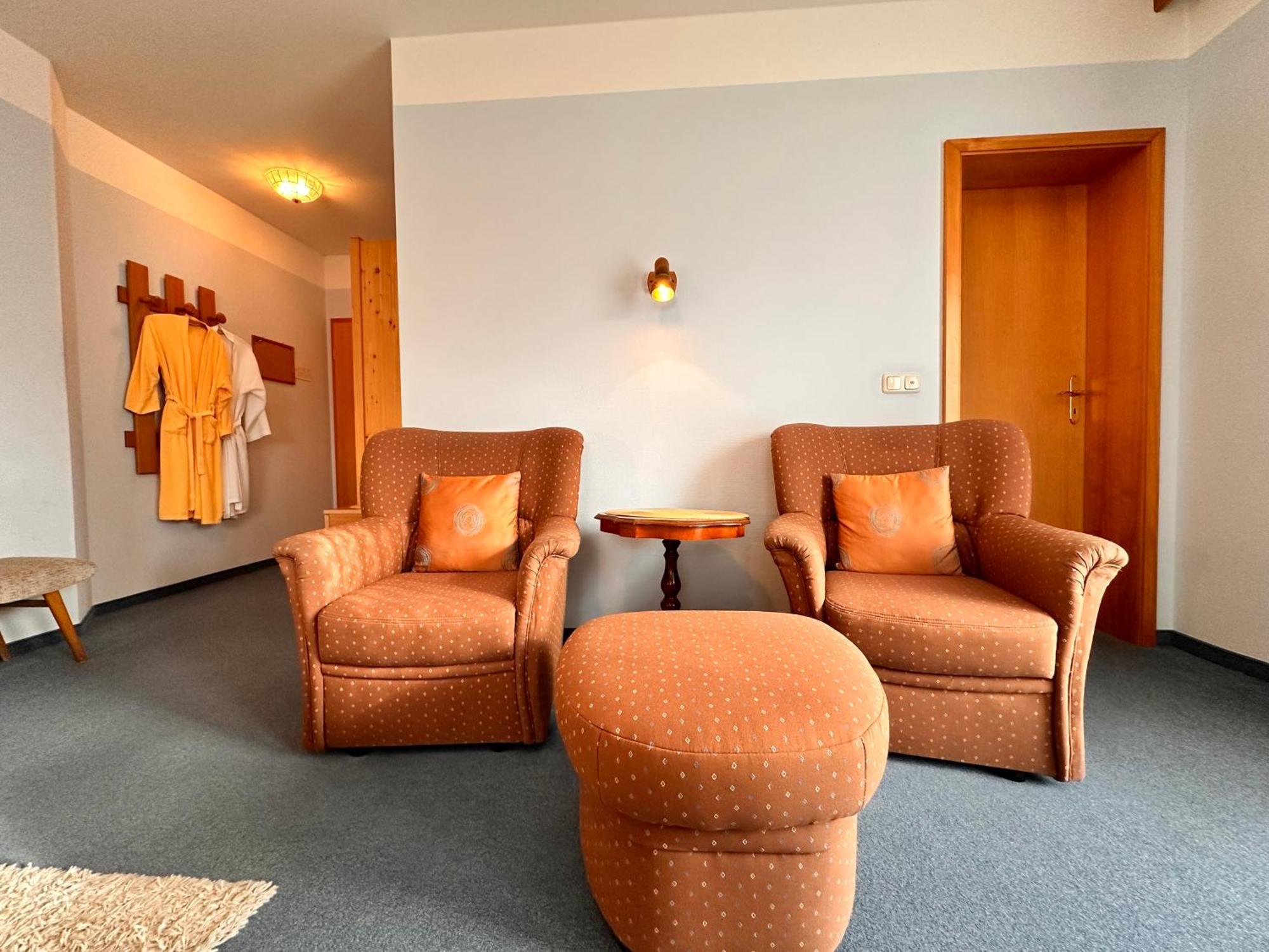 Pension Zum Loewen, Parkplatz, Fruehstueck, Wlan, Zentral Bad Steben Bagian luar foto