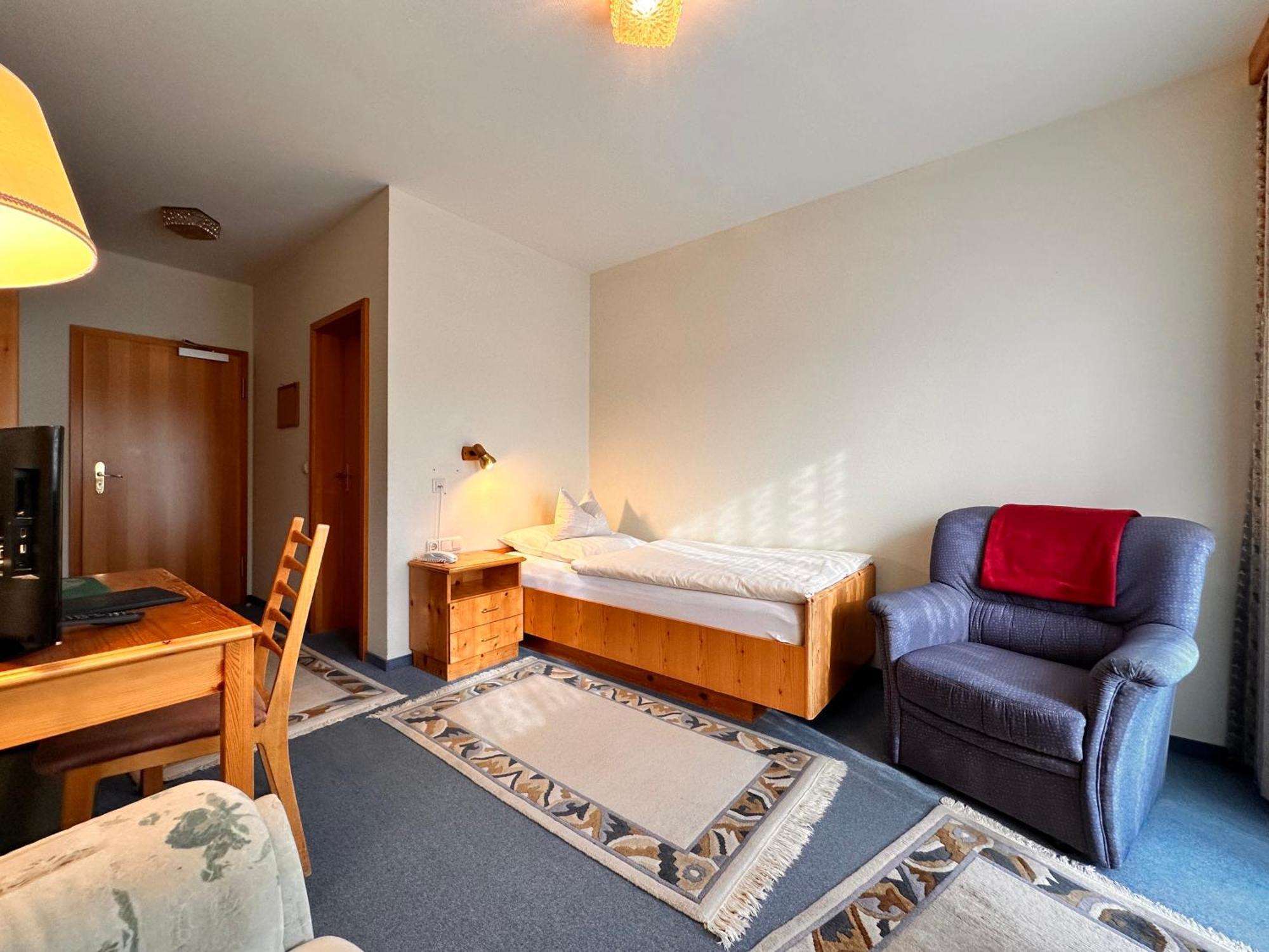 Pension Zum Loewen, Parkplatz, Fruehstueck, Wlan, Zentral Bad Steben Bagian luar foto