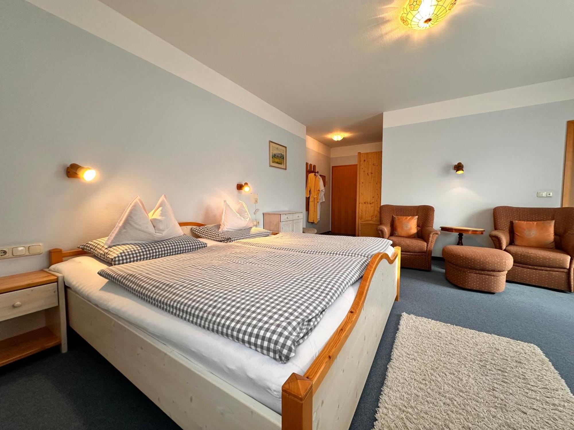 Pension Zum Loewen, Parkplatz, Fruehstueck, Wlan, Zentral Bad Steben Bagian luar foto